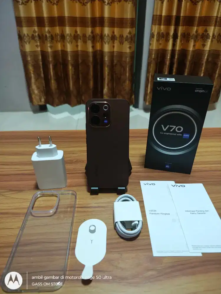 VIVO V70 5G ZEISS 12/256gb