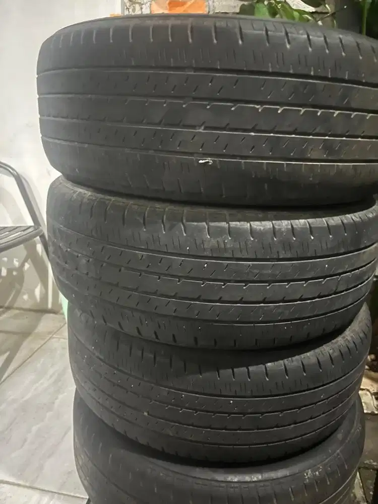 Jual Ban Bridgestone Er33 R17 55/215
