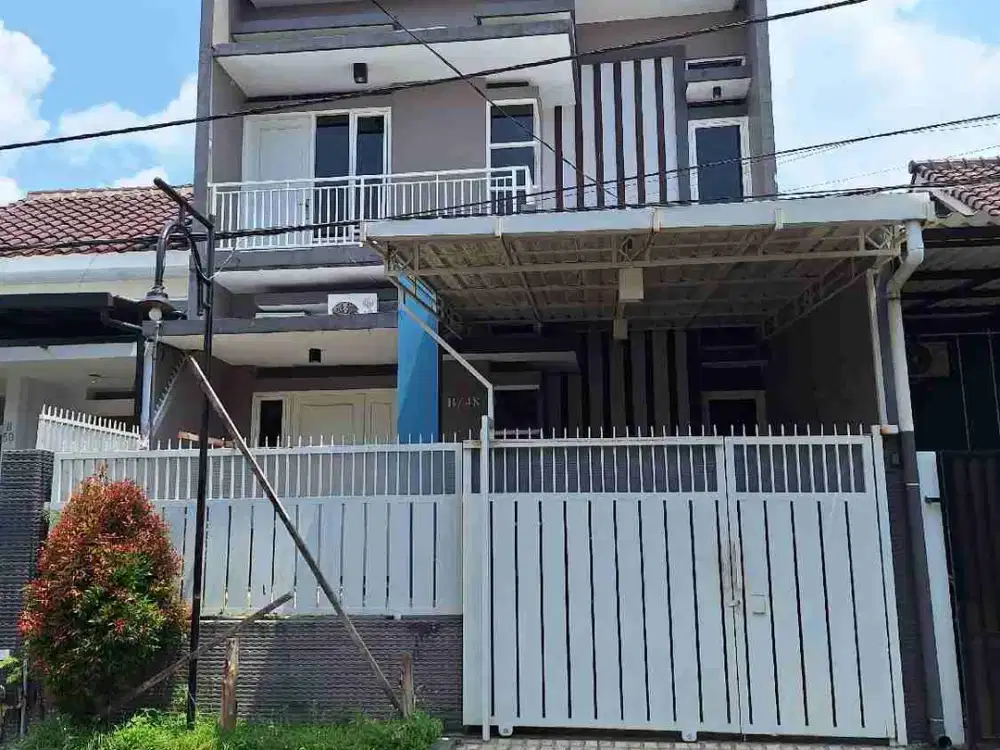 Rumah 2 Lantai Modern Cluster Poros Pandanwangi Sulfat