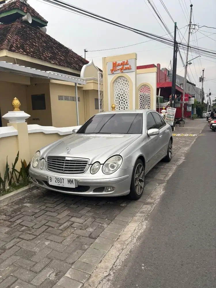 Mercy W211 E240 matic th2005