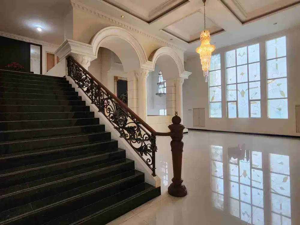 Rooftop View Menawan, Rumah Mewah Bukit Sari Gombel