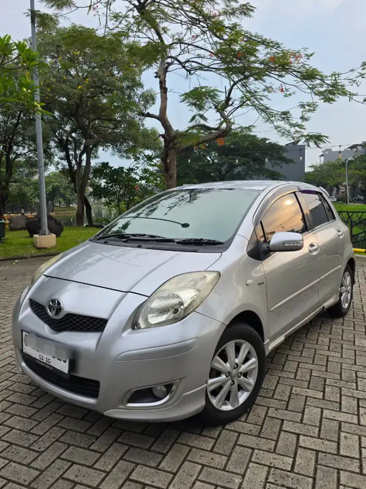 Yaris Bakpao 2011 e AT Grey Penjual Pribadi
