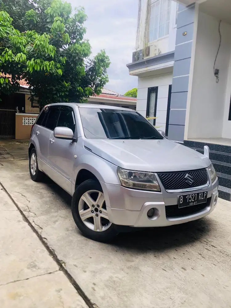 Suzuki Grand vitara jlx at 2006 Bensin