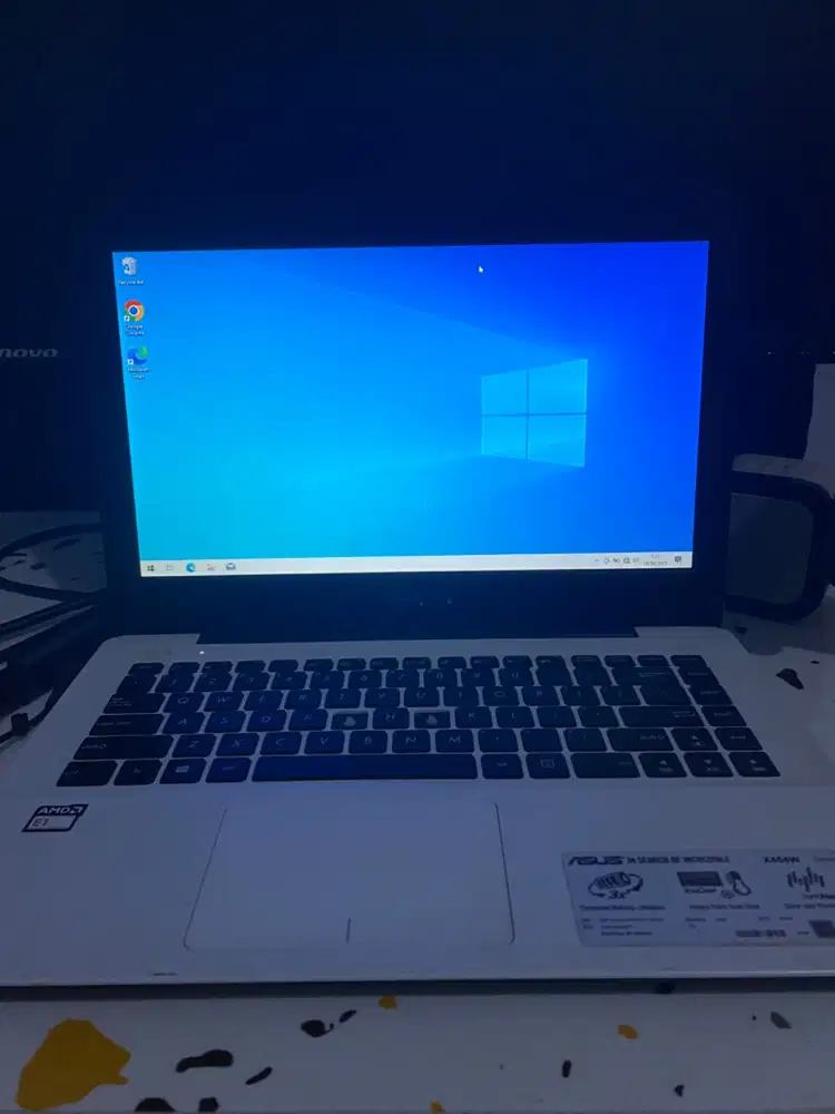 Asus X454W Putih - Mesin Perawan Belum Pernah Servis (Minus Keyboard)