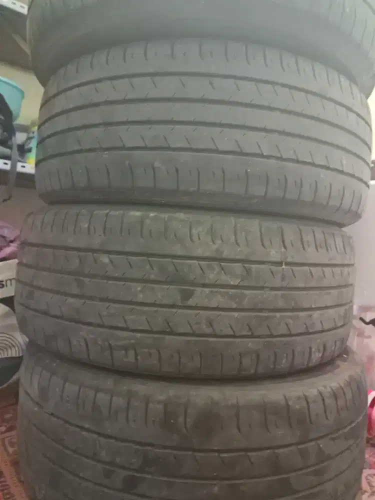 Ban Dunlop R17 Second 215/55/17