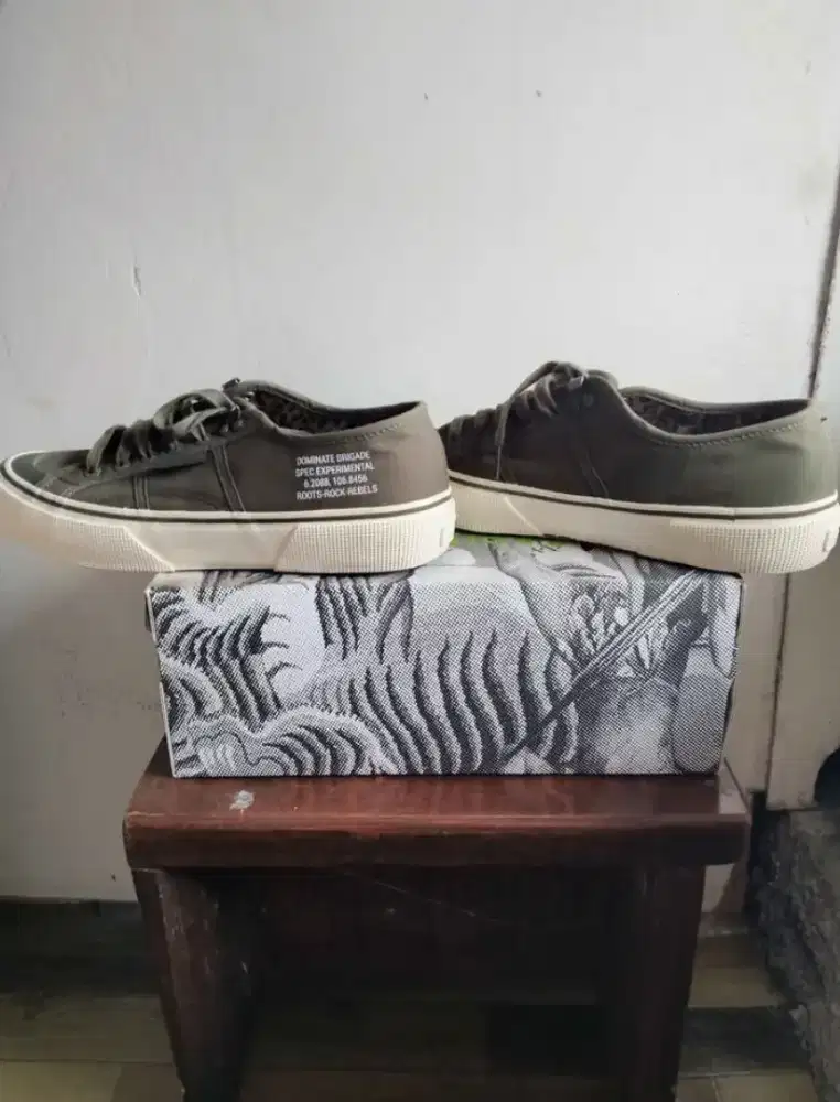 Sepatu Dominate x Superga sz 42