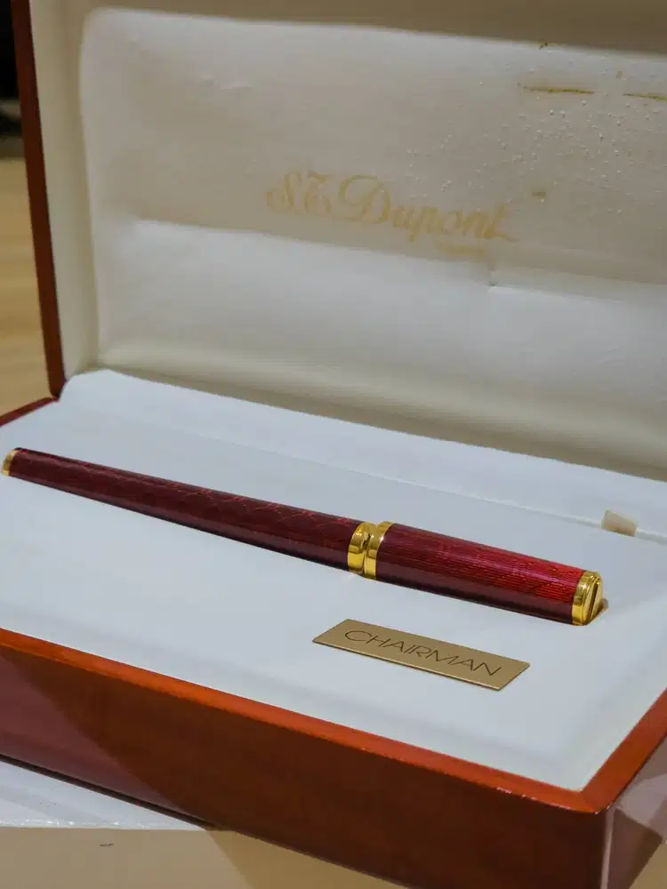 S.T. Dupont Montparnasse Chairman Rollerball - Burgundy Laque de Ch-