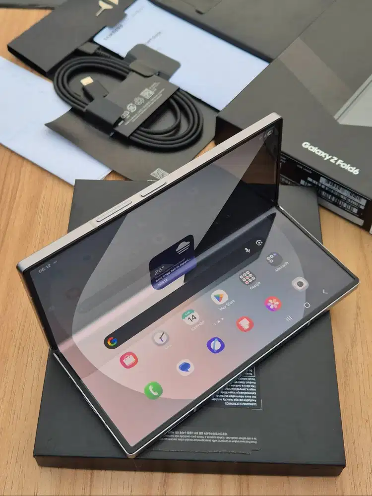 JUAL CEPAT BU Samsung Z Fold 6 256GB SEIN Fullset Mulus Bekasi Timur