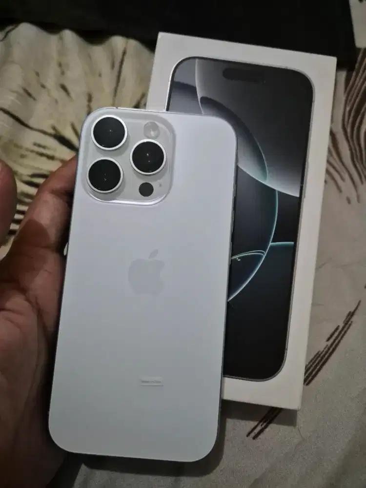 IPhone 16 Pro 256gb White ex iBox Fullset ori Like New