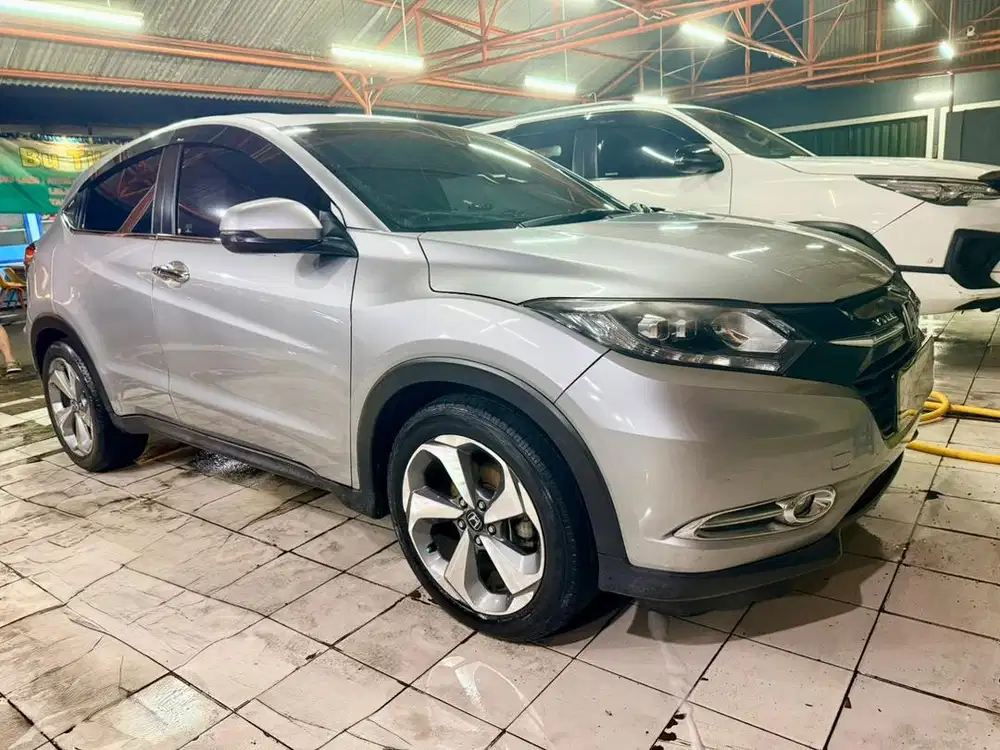 HRV E Tahun 2017 Silver Matic