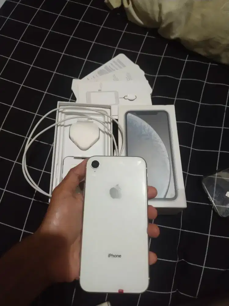 Ip XR 128gb ( wifi only )