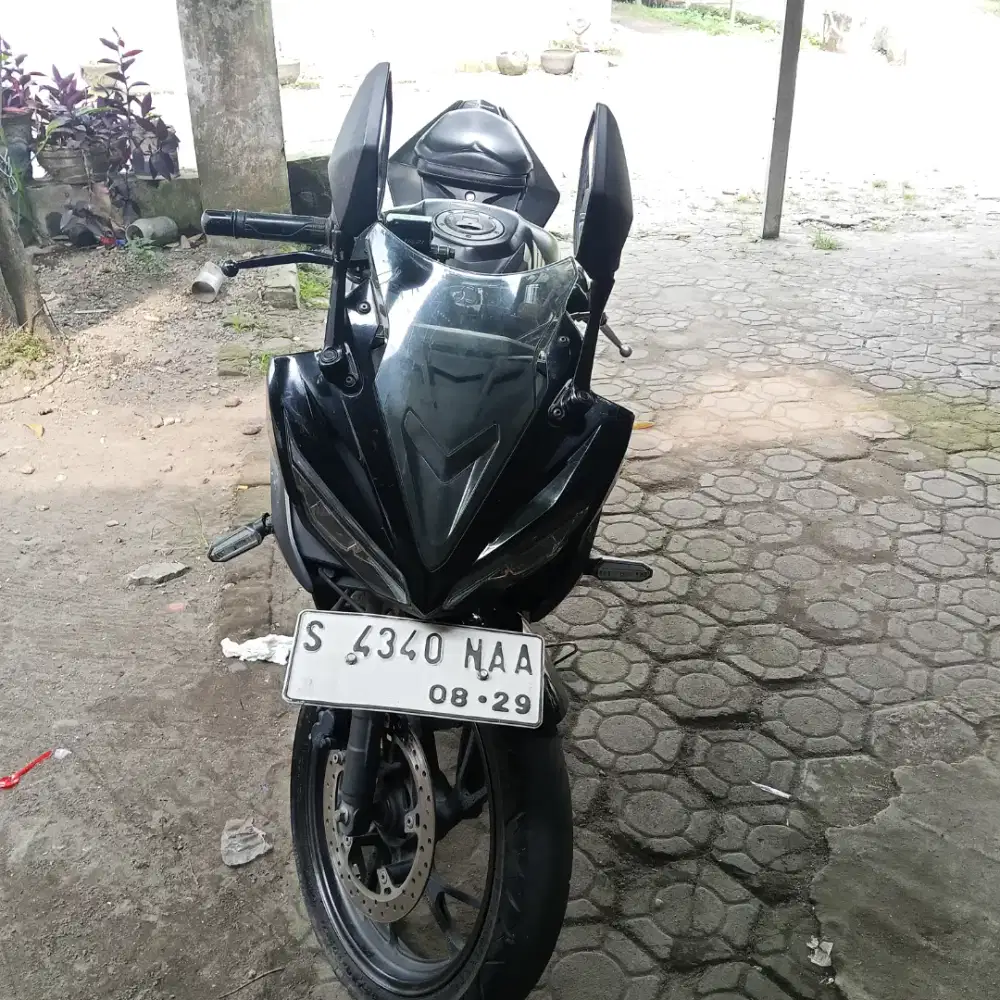Di jual motor CBR 150R tahun 2018