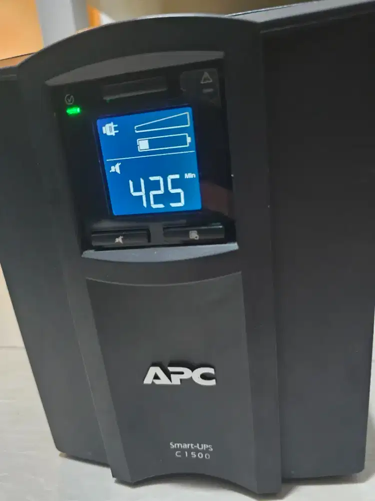 Smart UPS APC SMC1500IC 1500VA LCD 230V with smart connect