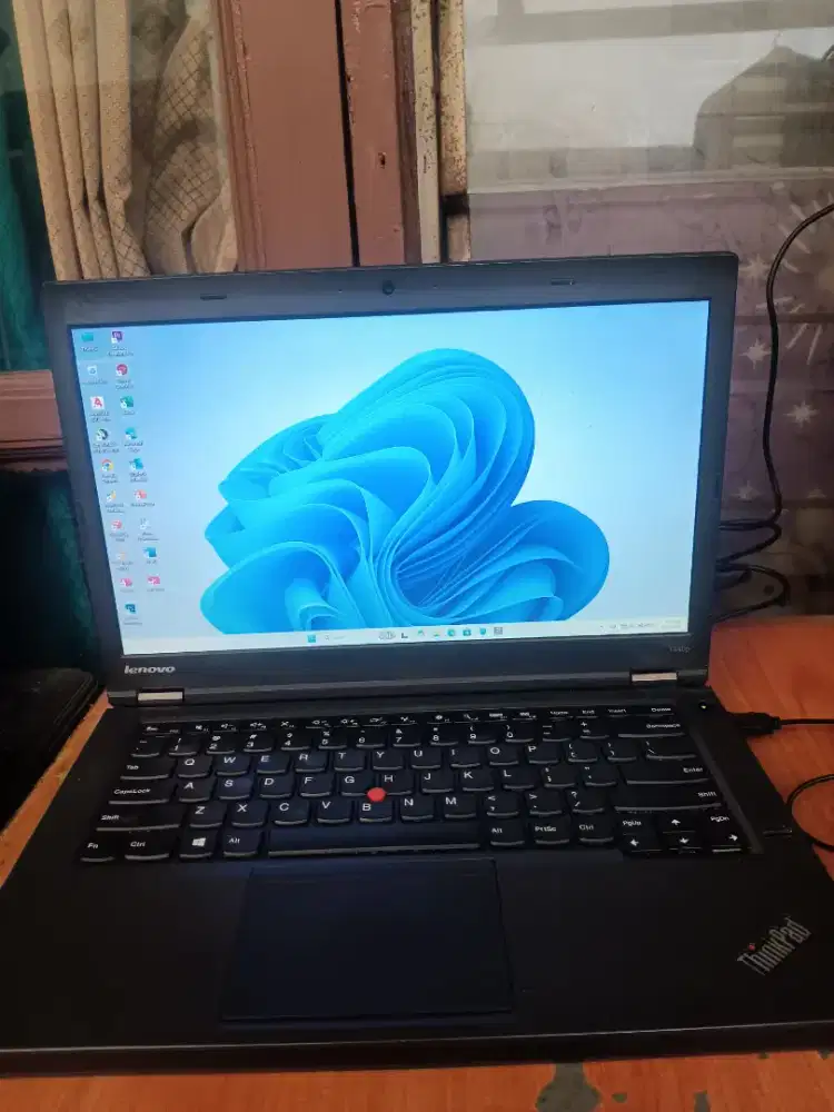 Laptop bandel Lenovo i5 ssd