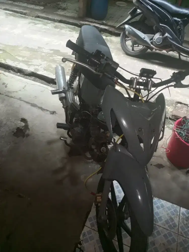 Jual motor Revo second