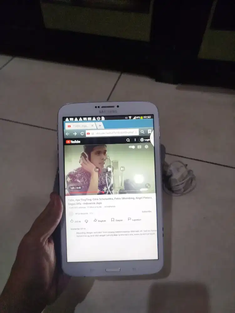 Samsung galaxy tab 3 Sm-T311 layar 8in tipis & msh enak
