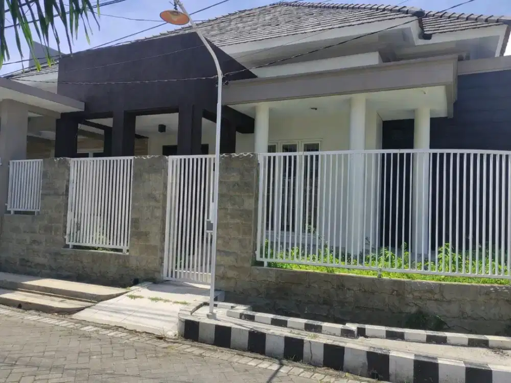 RUMAH HOOK di perum PONDOK CANDRA DEPAN. JL BELIMBING