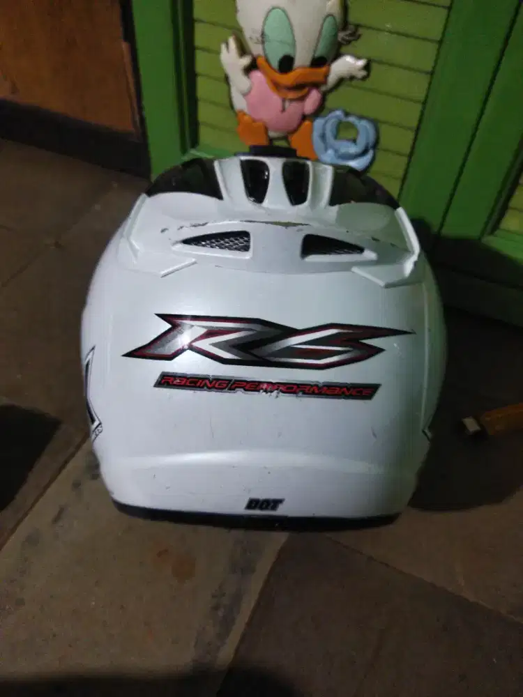 Helm NHK R6 warna putih