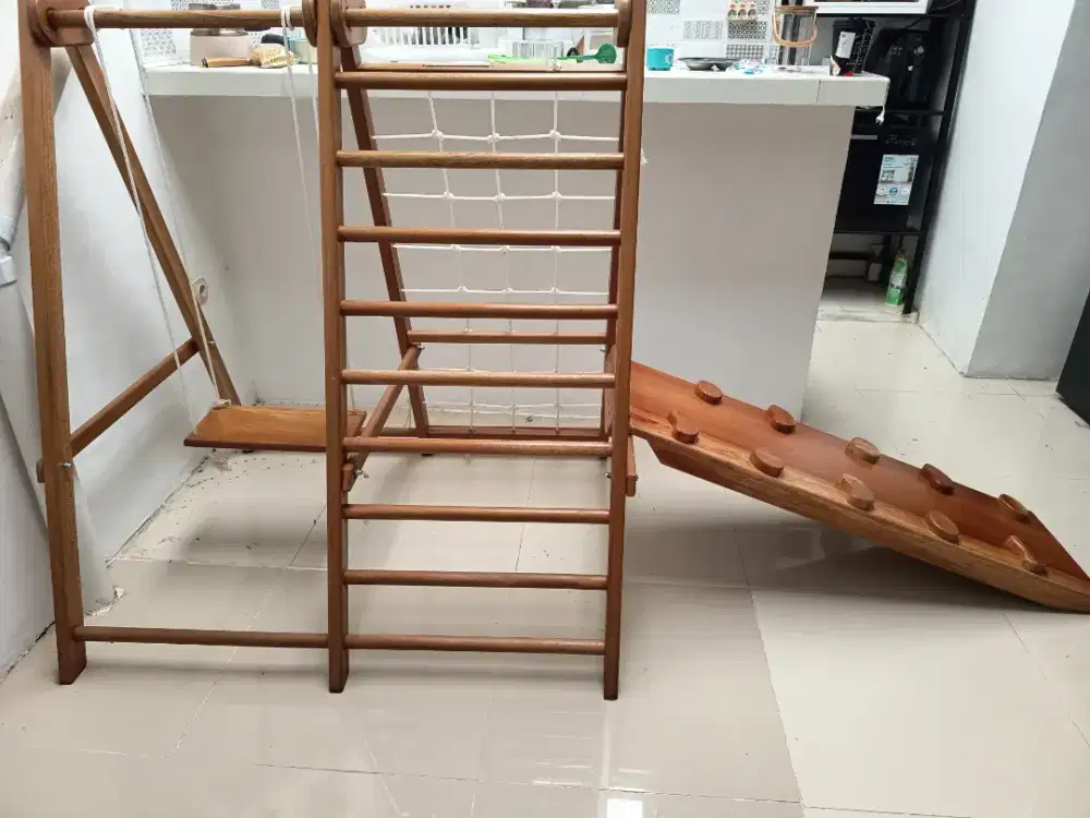 Brakiasi Anak, Mainan Anak