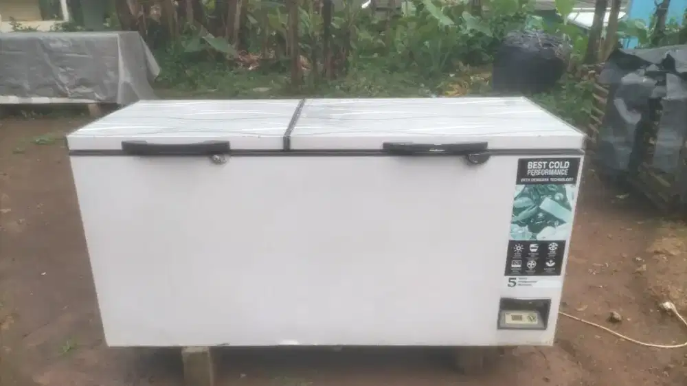 Jual frezzer box dan frezzer sleding kaca masih orian siap antar