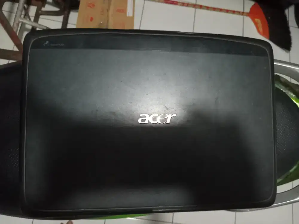 Laptop acer nyala utuh