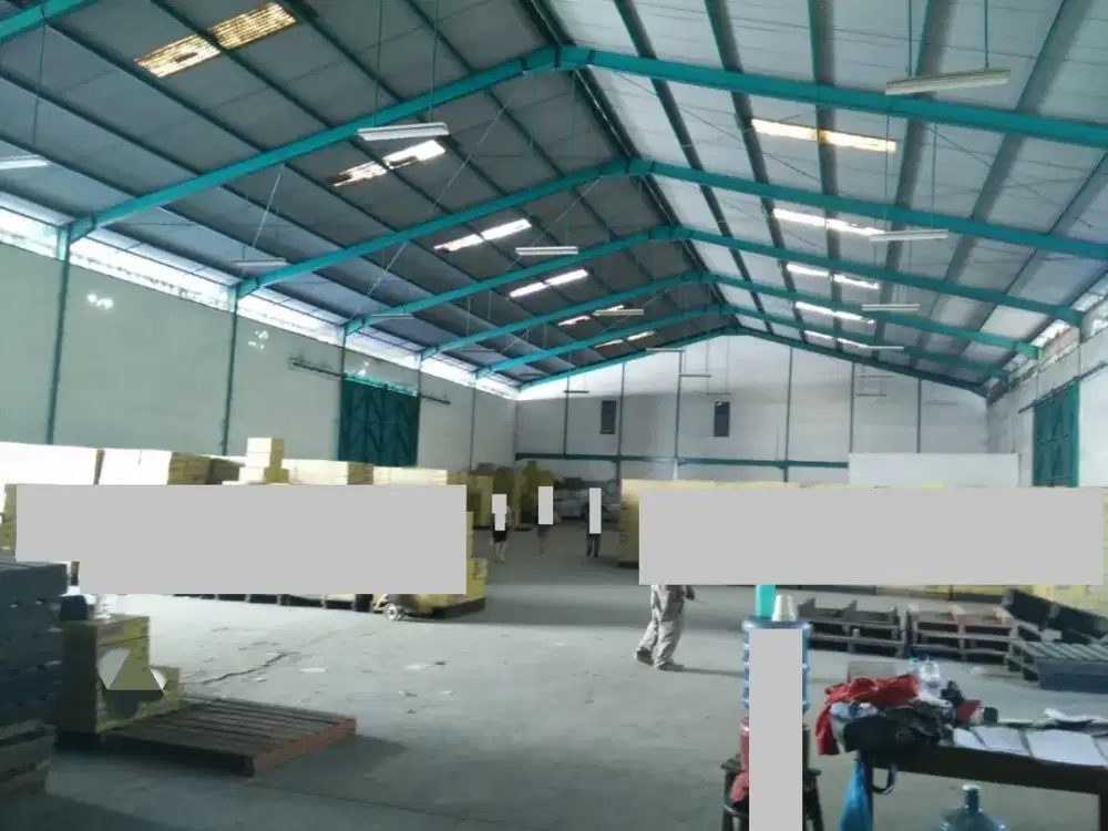 Dijual Gudang Margomulyo Permai row jalan 3-4 kontainer sisipan kondisi gudang bagus gudang besar, jarang ada yg jual SHM