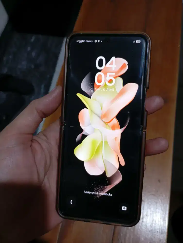 Samsung Galaxy flip z4