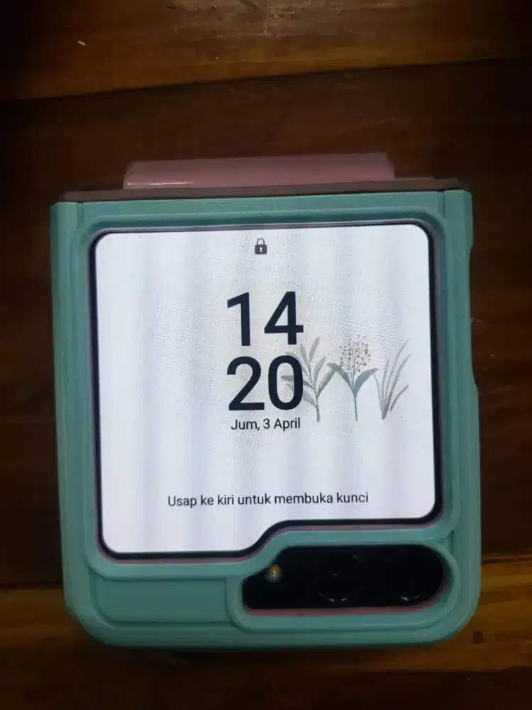 Samsung Z Flip 5 Batangan – LCD Dalam Rusak, LCD Luar Normal