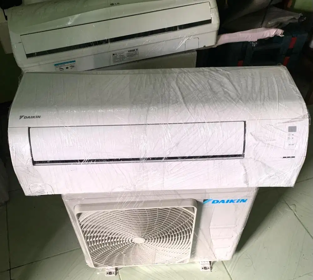 AC DAIKIN 1/2 PK TERBARU FREON R32