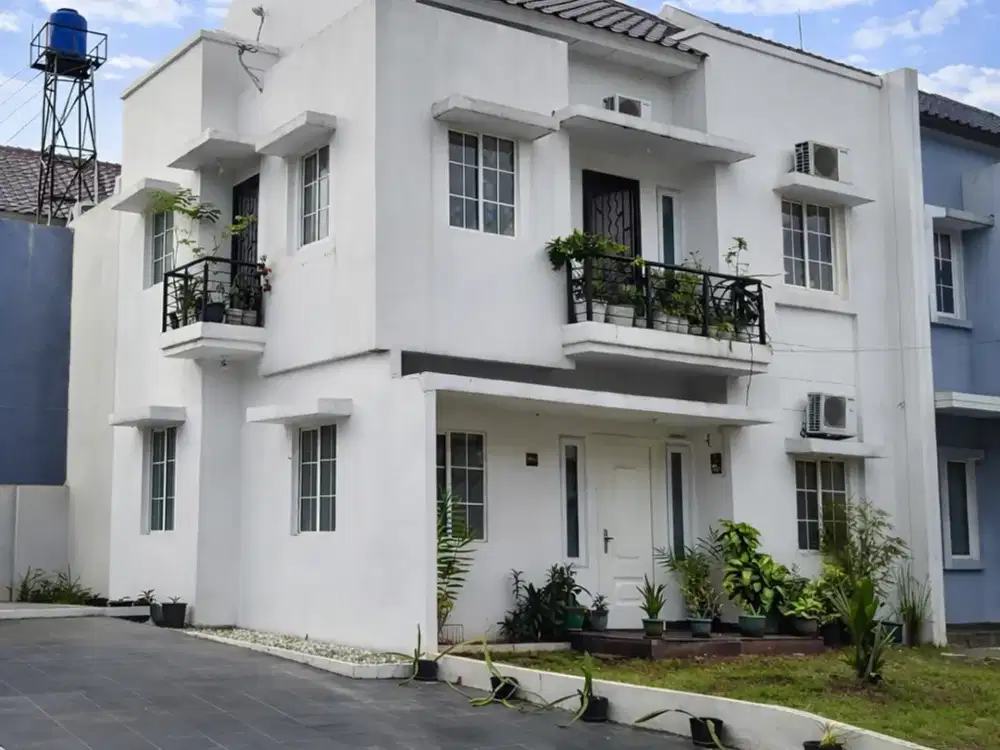 dijual rumah di rafles hills Cibubur
