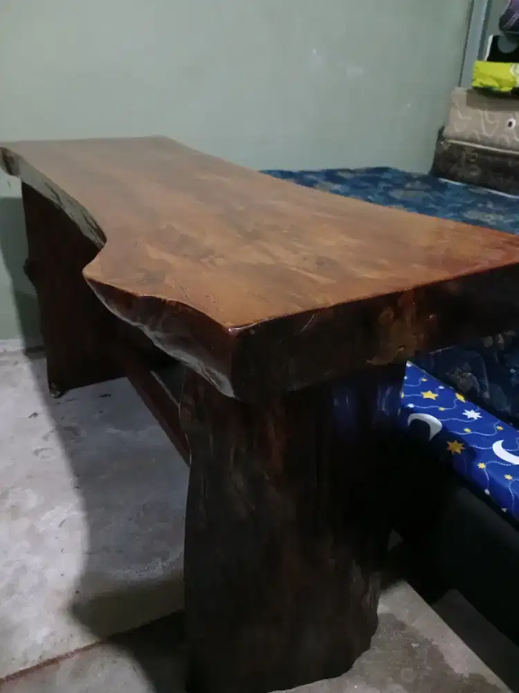 Meja solid juoz kayu utuhan tebal mantap