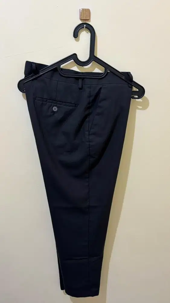 Preloved THE EXECUTIVE Celana Bahan Polos