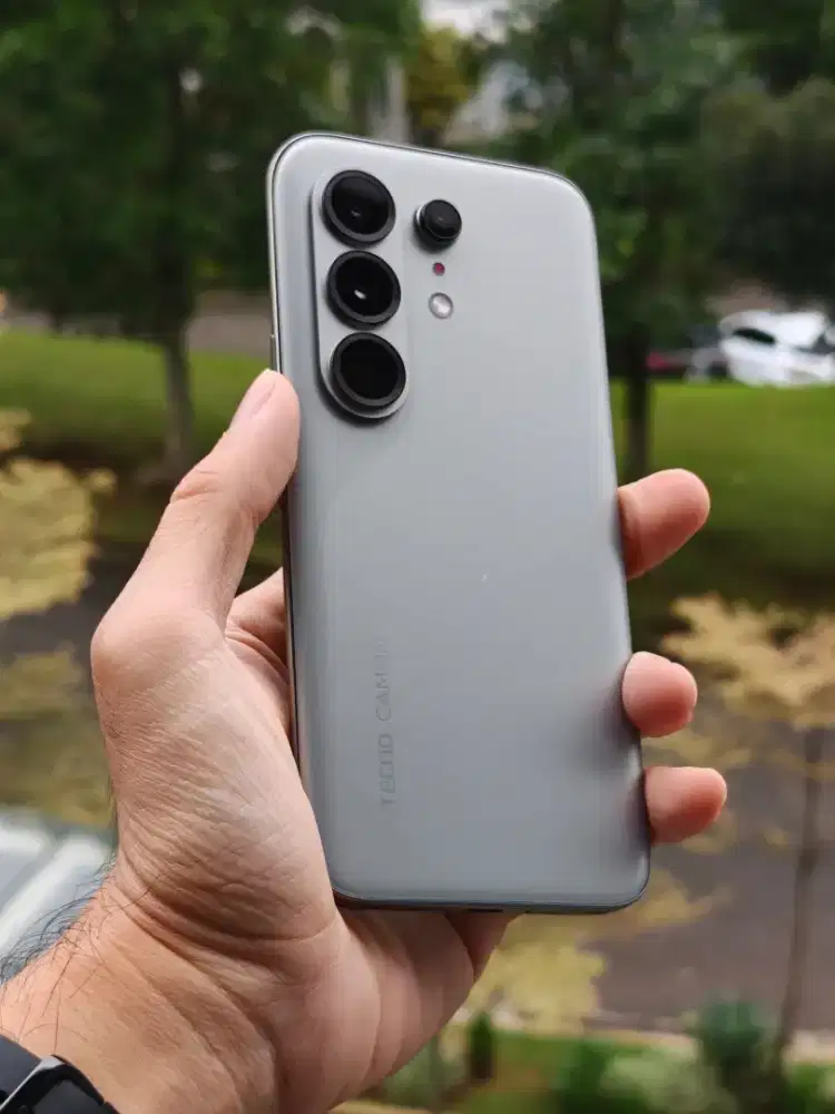 Tecno Camon 50 Pro 5G/ Bunga ringan dan proses dibantu ACC