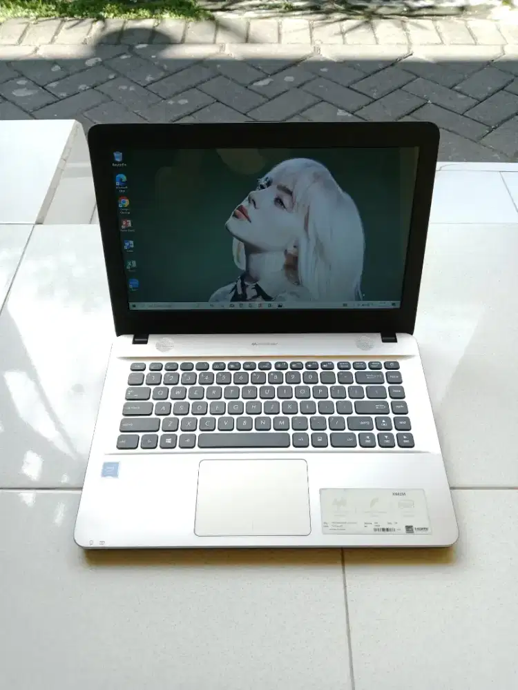 LAPTOP MULUS NORMAL SIAP PAKAI