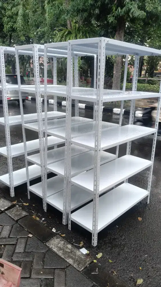 Rak besi siku bisa bongkar pasang