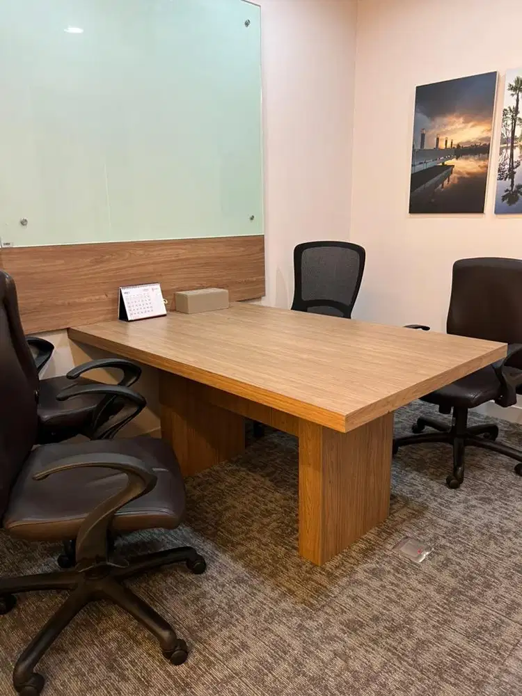 meja kantor minimalis