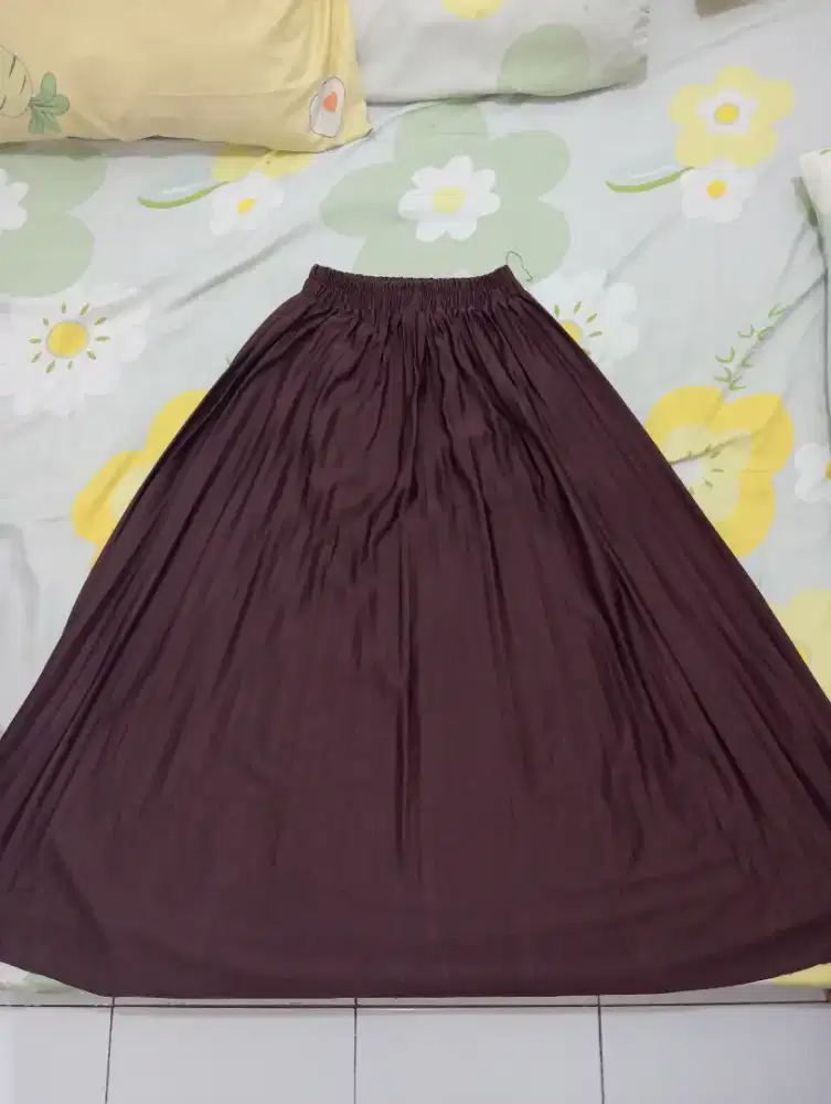 PRELOVED ROK PLISKET COKLAT