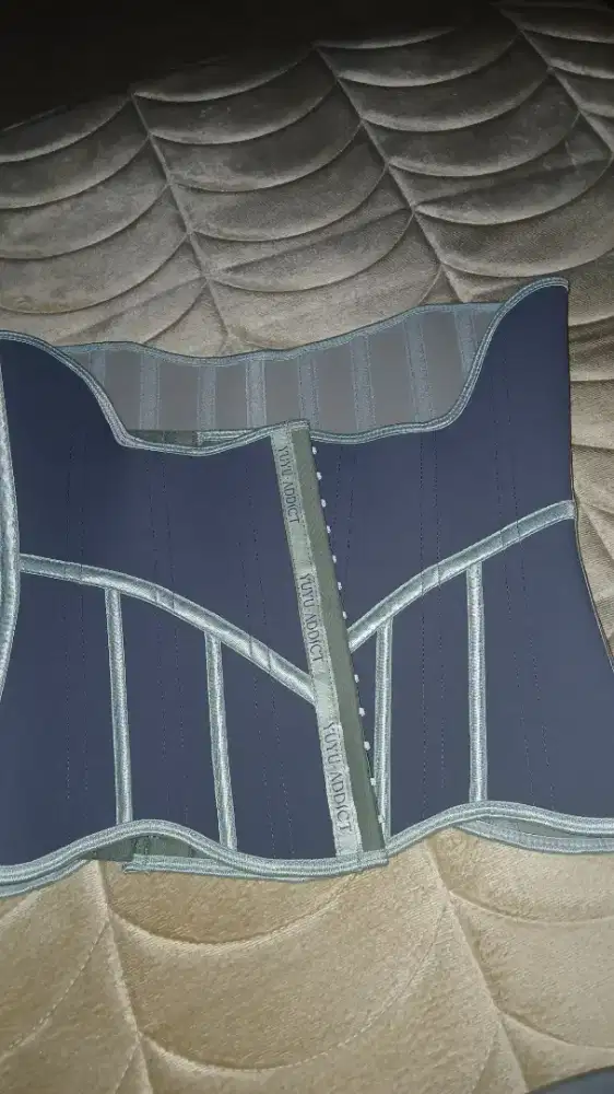 Korset YUYU ADDICT Prelove Baru Size (L)