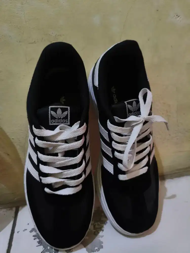 Sepatu Grade Adidas Grade KW ukuran 44