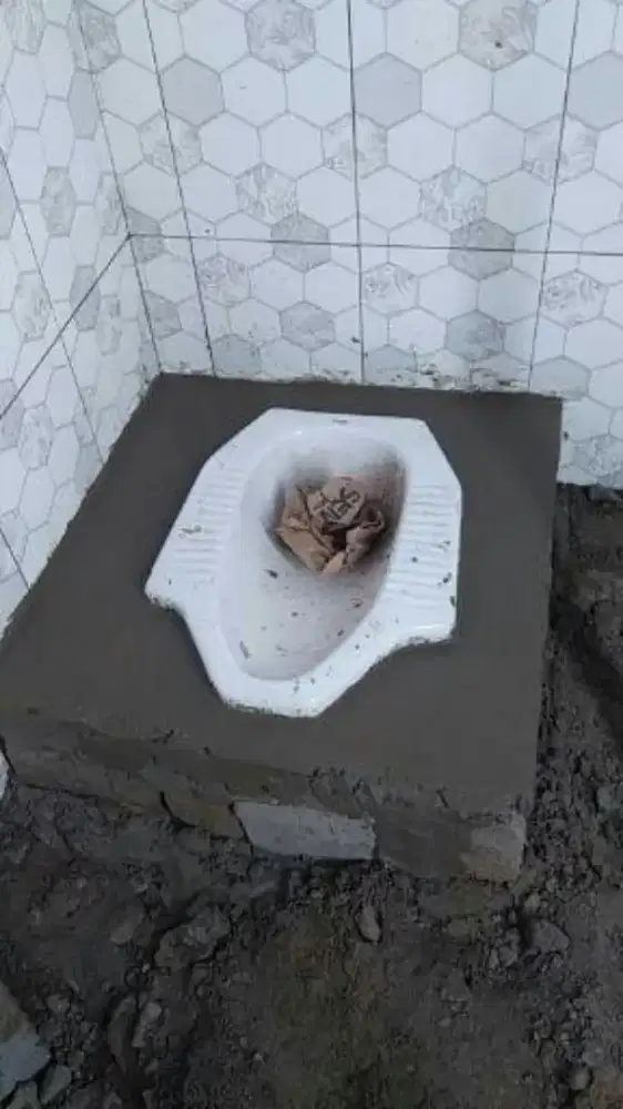 TUKANG BANGUNAN TAMBAH KENEK