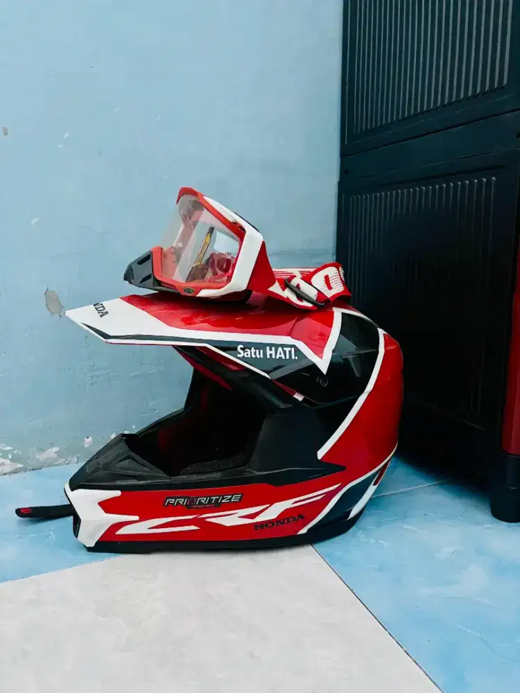 Helm original honda crf 150
