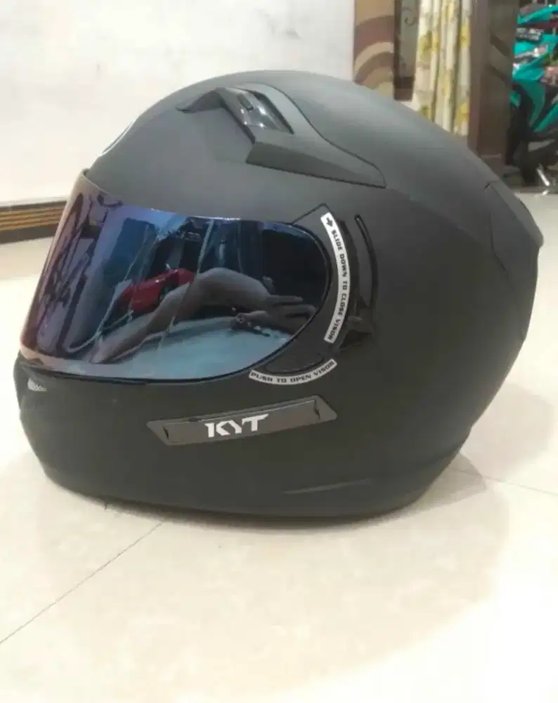 Helm Full Face KYT