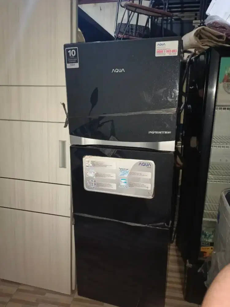 Kulkas aqua 2 pintu