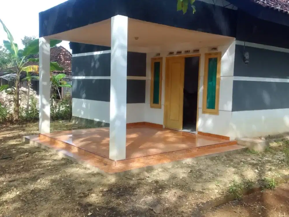 Rumah dengan halaman luas dekat Watu Lumbung Gunungkidul
