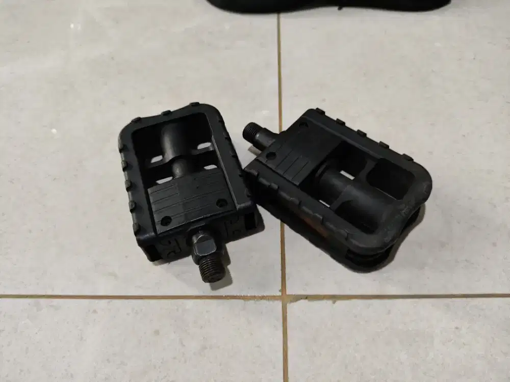 Pedal sepeda lipat bisa ditekuk