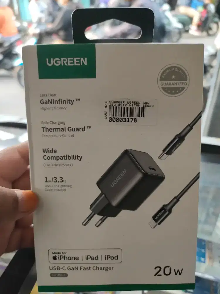 charger ugreen Gan 20W x512 hitam
