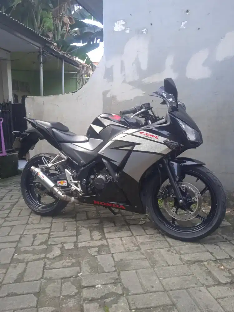 Honda CBR 150 CC th 2015 original ss komplit