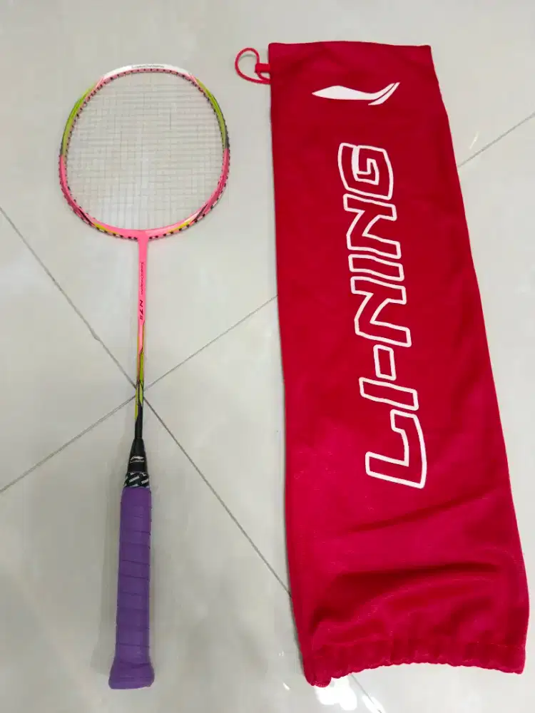 Dijual raket badminton