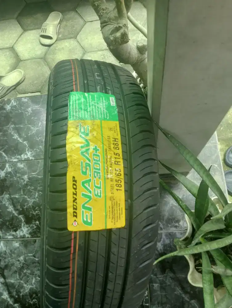 Di jual ban baru Merk Dunlop enasave ec 300 tubeless UK 185/65/15 baru