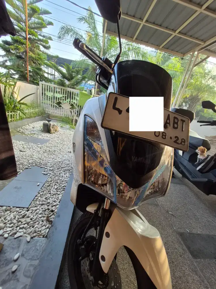 Yamaha lexi 2018 putih